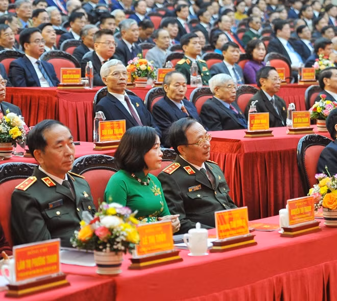 Thứ trưởng Bùi Văn Nam, Thứ trưởng Nguyễn Văn Thành, Thứ trưởng Trần Quốc Tỏ dự Đại hội đại biểu Đảng bộ tỉnh Ninh Bình
