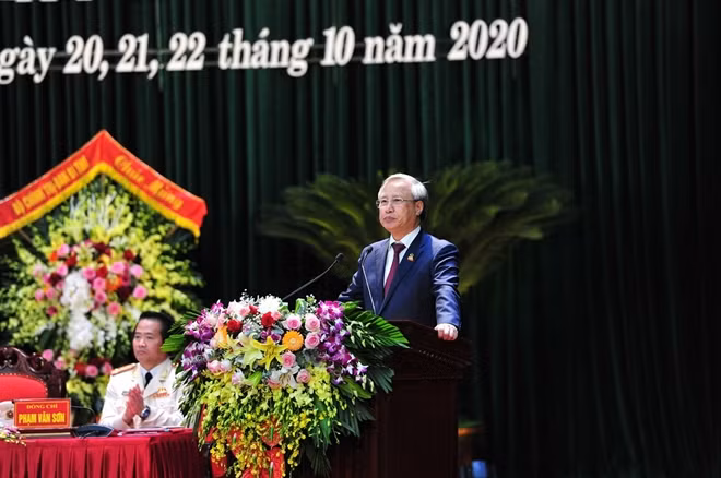 Đồng chí Trần Quốc Vượng, Ủy viên Bộ Chính trị, Thường trực Ban Bí thư phát biểu chỉ đạo Đại hội.