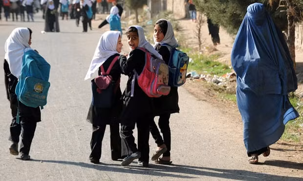Thân phận của các trẻ em gái ở Afghanistan mong manh và luôn đối mặt với nguy cơ bị bán làm vợ.