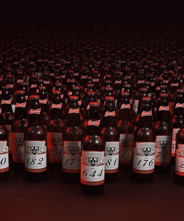 Loạt 644 chia bia đặc biệt được Budweiser sản xuất để chúc mừng kỷ lục mới của Messi.