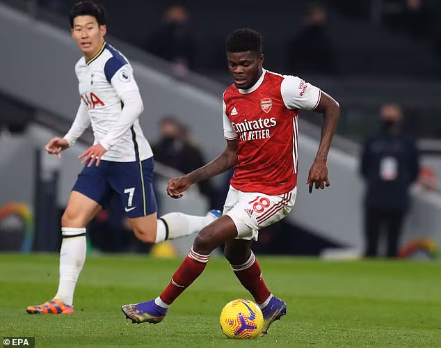 Ngược lại Tottenham lại đang có một phong độ rất ấn tượng. Tại giải Ngoại hạng họ từng đè bẹp M.U với tỷ số 6-1. Một trong những nguyên nhân giúp "gà trống" thăng hoa đến thế là phong độ cao của cặp song sắt Harry Kane và Song Heung-min.