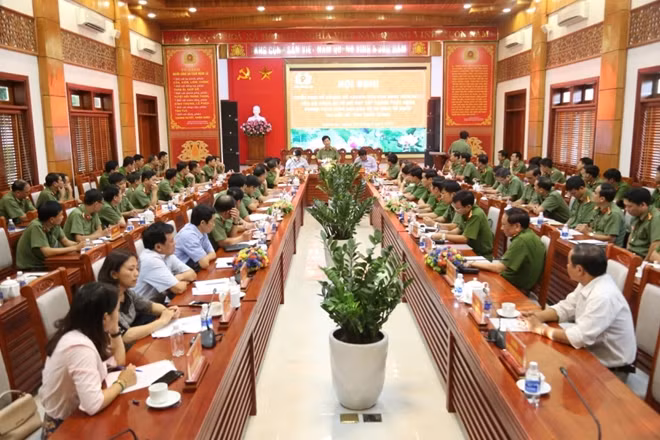 Toàn cảnh Hội nghị.
