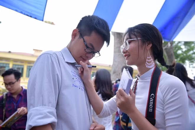 Sau ngày hôm nay những cô cậu học trò này sẽ có những con đường riêng.