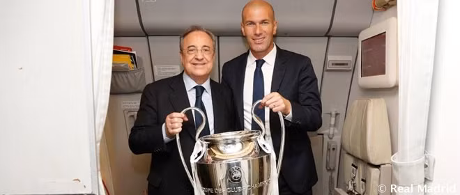 Perez ăn mừng danh hiệu Champions League 2017 với Zidane.
