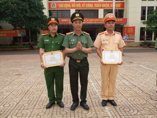 Thứ trưởng Lê Văn Tuyến thăm, làm việc tại Công an Đắk Lắk ảnh 7