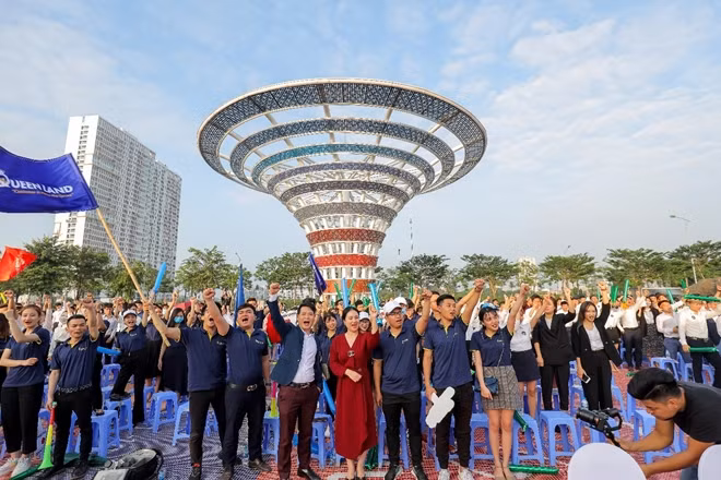 Không khí sôi động tại sự kiện.