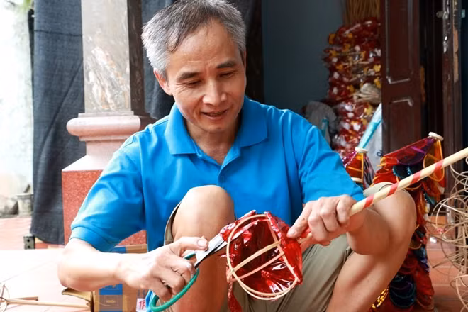 Bên cạnh đèn cù, đèn thỏ cũng được gia đình ông Kỳ làm theo đơn đặt hàng.