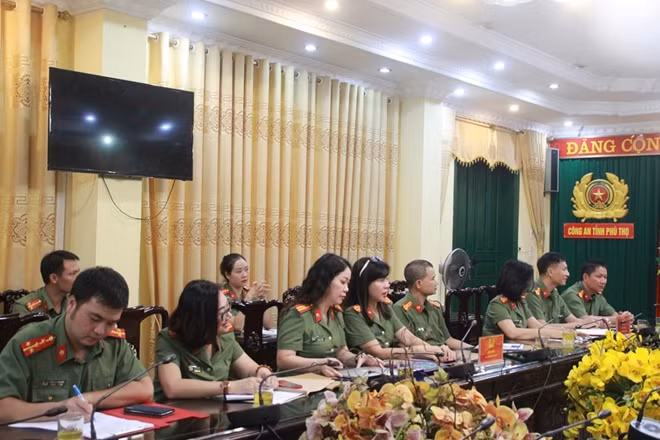Đại diện Báo CAND và Công an tỉnh Phú Thọ tại buổi làm việc