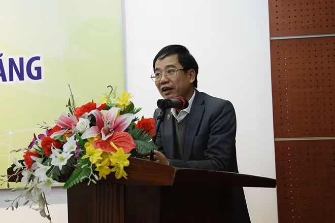 Ông Nguyễn Văn Hiếu, Phó Cục trưởng Cục Báo chí (Bộ Thông tin và Truyền thông) phát biểu khai mạc tại hội nghị.