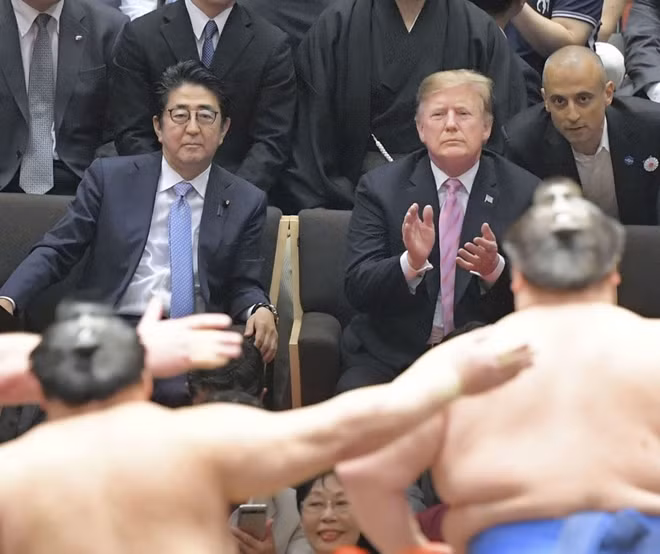 Quan hệ cá nhân Shinzo Abe-Donald Trump được cho là 1 trong các nguyên nhân chính giúp Nhật Bản tránh được một cuộc chiến thương mại với Mỹ. ảnh: Kyodo.
