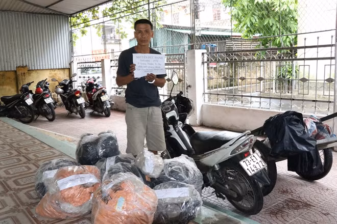 Đối tượng và tang vật tại CQĐT.