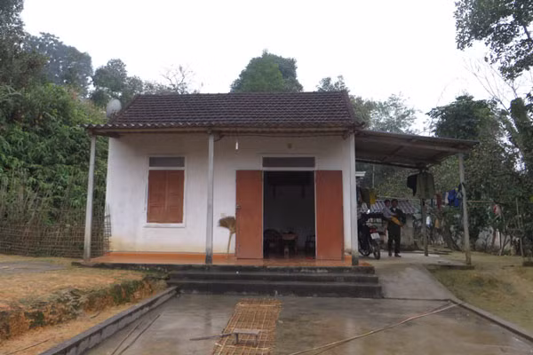 Ngôi nhà nhỏ của anh chị sắp được phá bỏ để xây cơ ngơi mới khang trang.