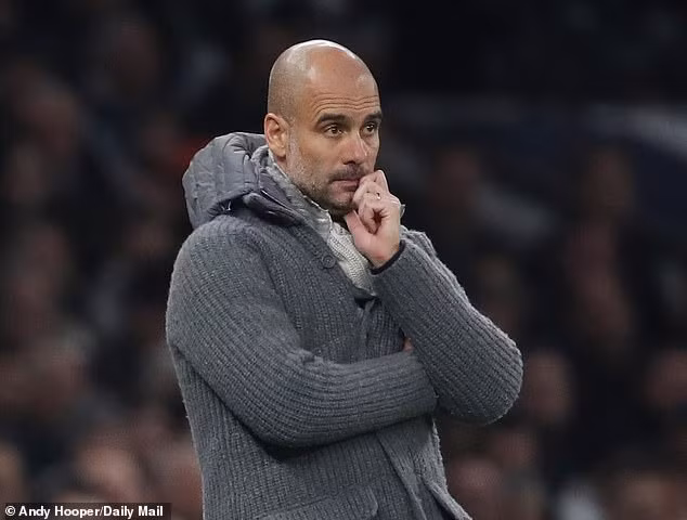 Trong khi Pep Guardiola đã mắc một loạt sai lầm khi dùng người trong trận đấu này.