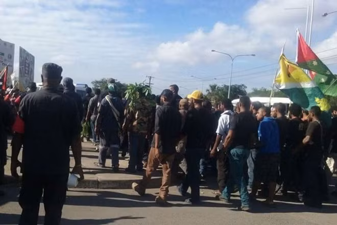 Người biểu tình tại Port Moresby . Ảnh: ABC.