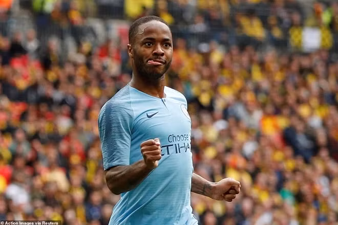 Nhưng cái tên "rực sáng" đêm qua lại là Raheem Sterling. Chân sút của Man City có một cú hat-trick trong trận chung kết Cup FA.