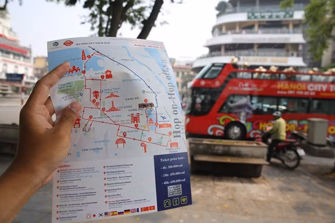 Hành trình và giá vé của tuyến xe bus 2 tầng mui trần.