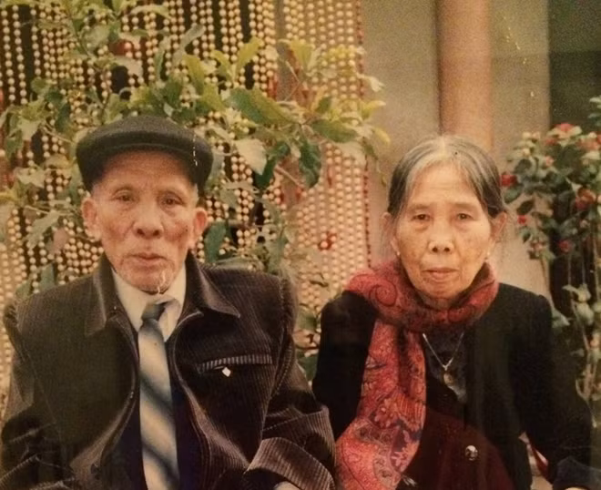 Hai cụ thân sinh nhà thơ Nguyễn Quang Thiều.