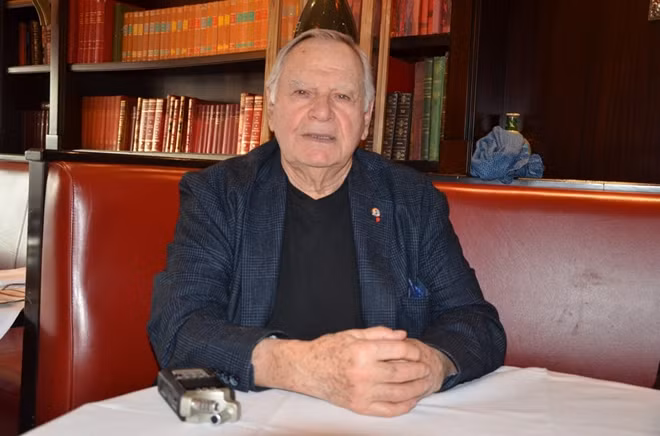 Ông William Schilardi.