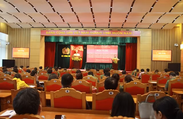 Quang cảnh Hội nghị .