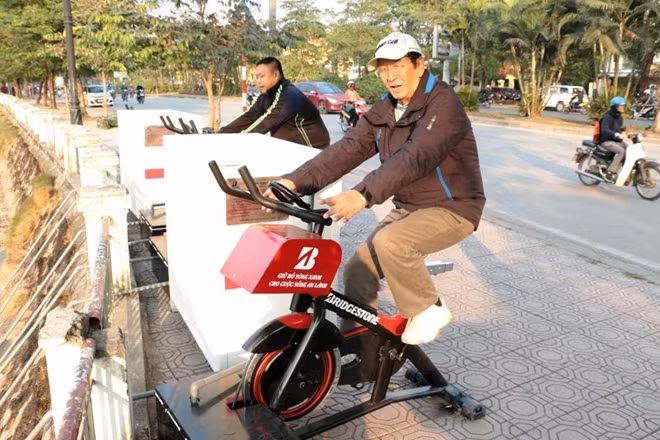 Mỗi bộ gồm 2 máy đạp xe