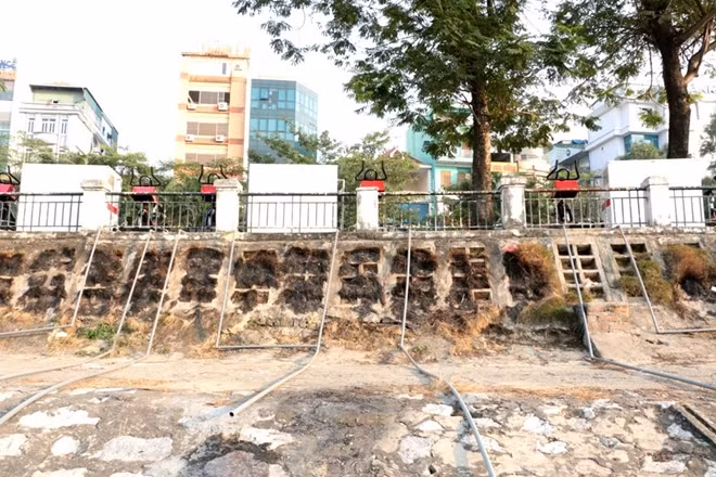 Từ đó chạy máy bơm hút nước dưới hồ lên