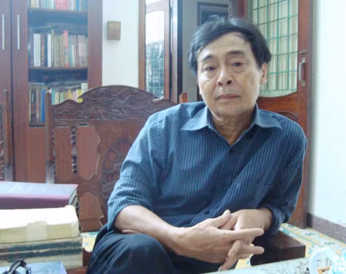 Nhà nghiên cứu văn hóa Nguyễn Hùng Vĩ. Nhà nghiên cứu văn hóa Nguyễn Hùng Vĩ.