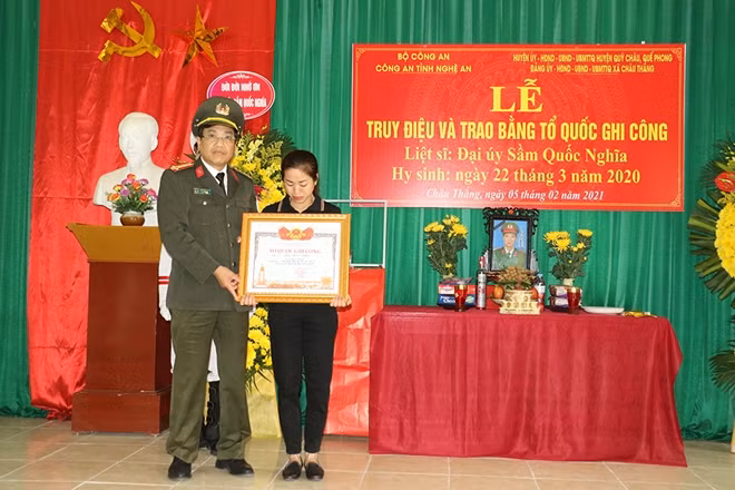 Ngày 22/1/2021 Thủ tướng Chính phủ đã ký quyết định cấp bằng Tổ quốc ghi công đối với đồng chí Đại úy Sầm Quốc Nghĩa.