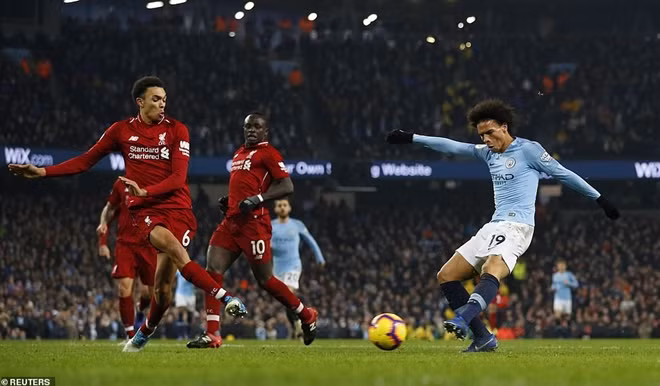 Sane là người ấn định chiến thắng 2-1 cho đội chủ sân Etihad.