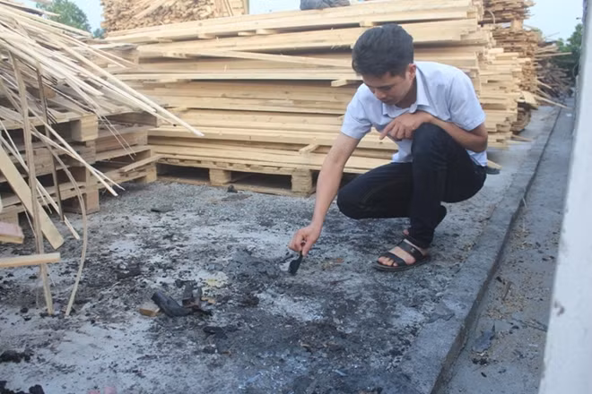 Hiện trường vụ phóng hỏa đốt xe gần nhất của gia đình anh Mạnh.