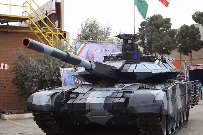 Karrar MBT - một loại xe tăng được phát triển và thiết kế hoàn toàn bởi ngành công nghiệp quốc phòng Iran.