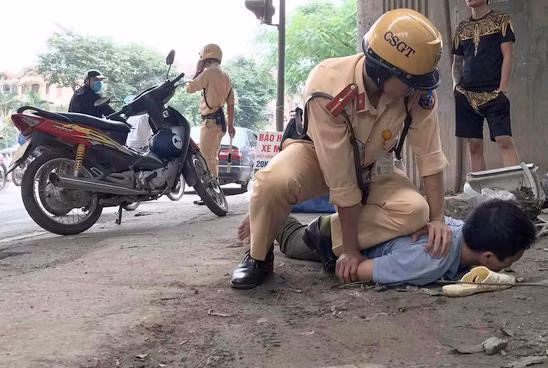 Cùng với đảm bảo an toàn giao thông, CSGT còn có nhiệm vụ trấn áp tội phạm.