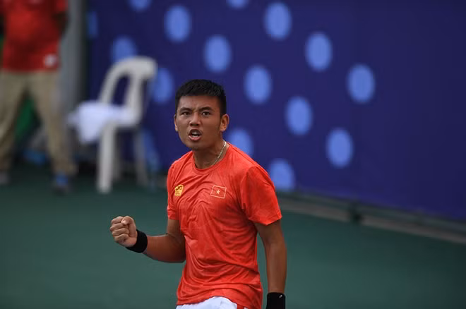 Lý Hoàng Nam đi vào lịch sử quần vợt Việt Nam với tấm HCV SEA Games 30 lần này. Ảnh: VTF.