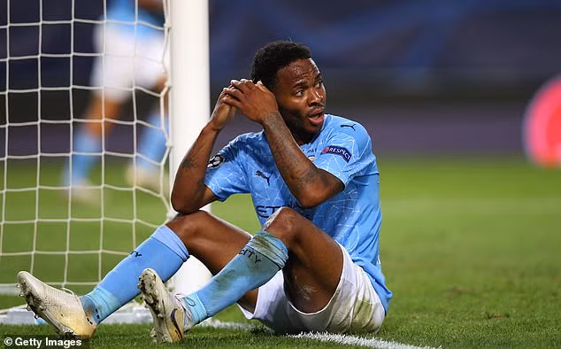 Raheem Sterling sẽ là cái tên mà CĐV ManCity nhắc đến nhiều nhất trong thời gian tới khi mà cầu thủ này bỏ lỡ một cơ hội "ngàn vàng" trước khung thành Lyon vào rạng sáng 16/8.
