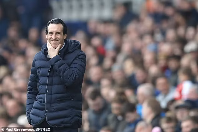 HLV Unai Emery không coi thất bại vừa qua là "thảm họa".