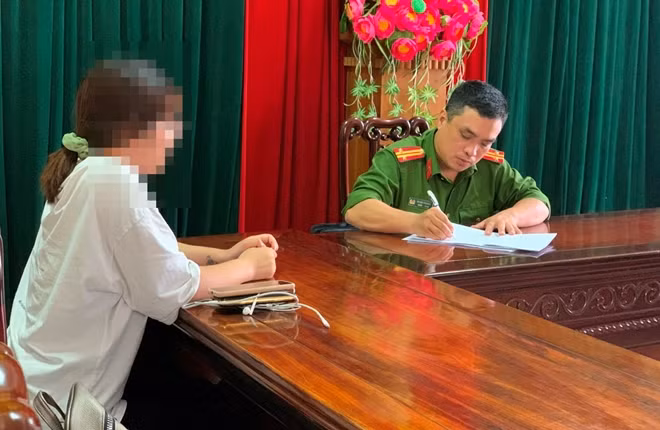 Lực lượng công an làm việc với chị K.T.K.