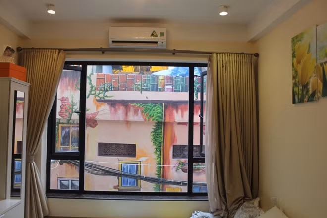 Quanh cảnh bên ngoài phòng ngủ trở nên nên thơ hơn rất nhiều.