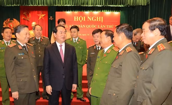 Chủ tịch nước Trần Đại Quang với Bộ trưởng Bộ Công an Tô Lâm và các lãnh đạo Bộ Công an tham dự Hội nghị Công an toàn quốc lần thứ 72