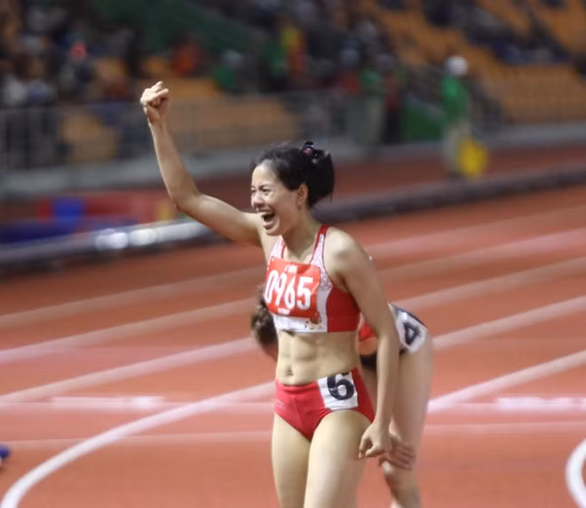 Nguyễn Thị Huyền "bà mẹ bỉm sữa" vô địch SEA Games 30.