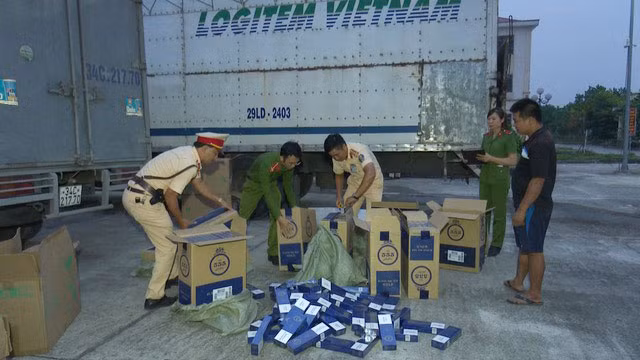 Công an Hoa Lư kiểm tra tang vật