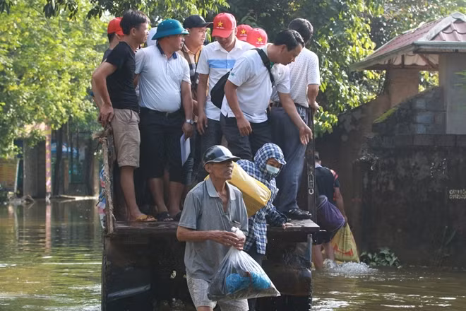 Hoặc rất đông người khi có nhu cầu.
