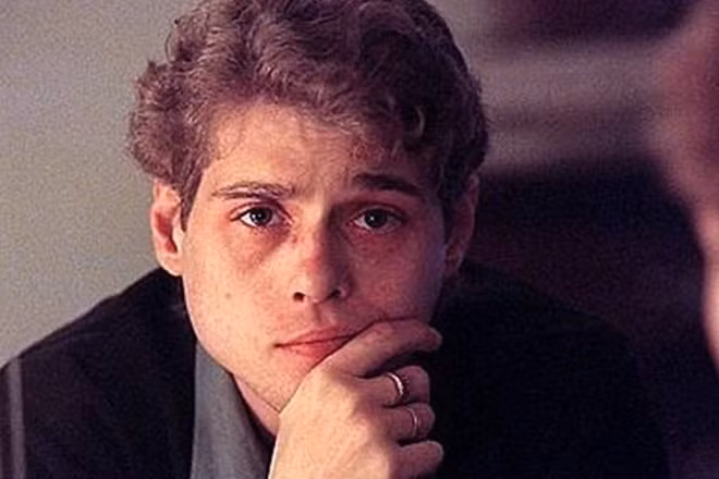 David Reimer tự tử vào tháng 5-2004, khi 38 tuổi.