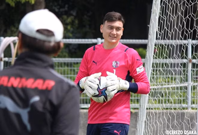 Đặng Văn Lâm trong màu áo Cerezo Osaka. Ảnh:C.O