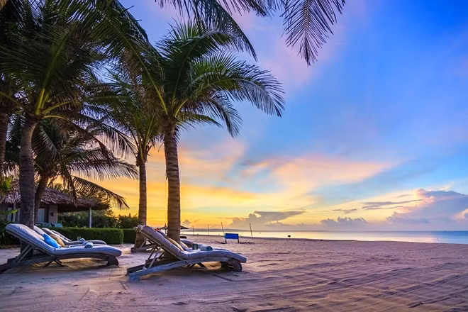 Tiềm năng du lịch với biển xanh, cát trắng, nắng vàng là “điểm tựa” vững chắc để BĐS nghỉ dưỡng Phan Thiết phát triển. Ảnh bãi biển Phan Thiết.