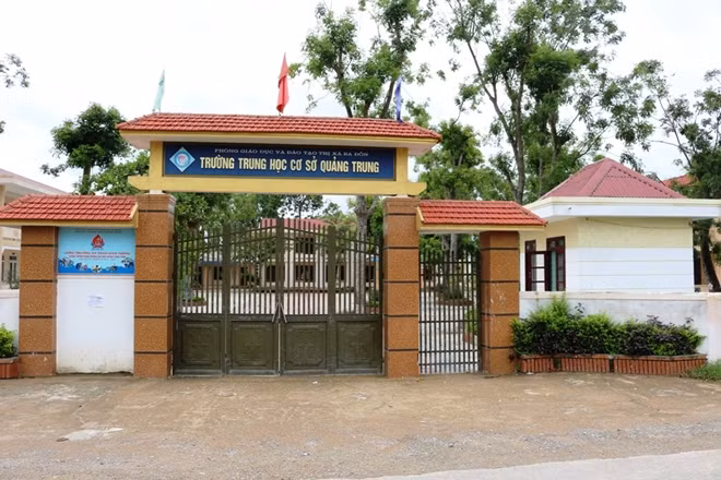Trường THCS xã Quảng Trung nơi ươm mầm nhiều thế hệ học trò trong xã đã trưởng thành.