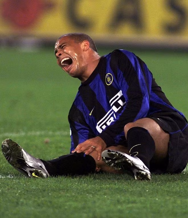 Chấn thương nặng trong trận gặp Lazio là bước ngoặt trong sự nghiệp của Ronaldo.