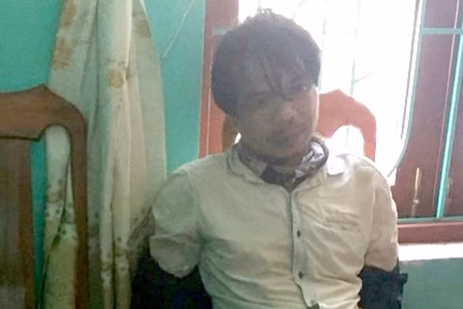 Đối tượng Cao Hoàng Long tại cơ quan Công an.