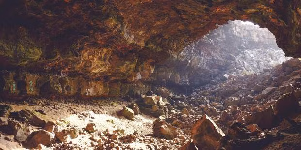 Hang động Denisova, Siberia .
