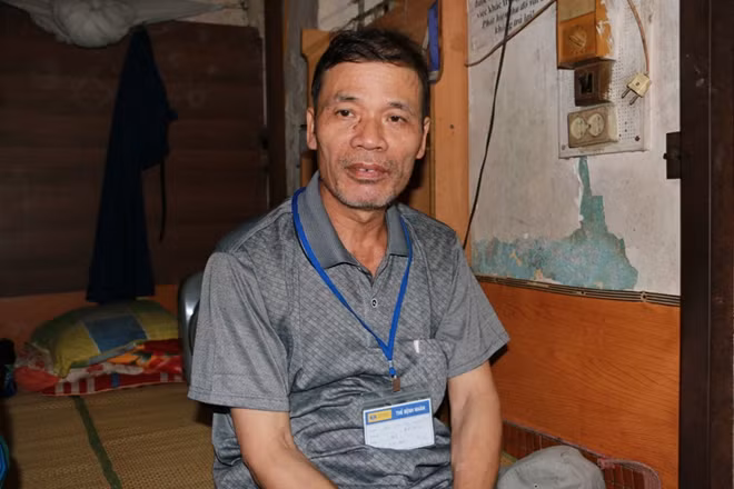 Bác Bùi Văn Kỳ hiện đang điều trị tại Bệnh viện K cũng là cư dân tại xóm trọ đặc biệt này.