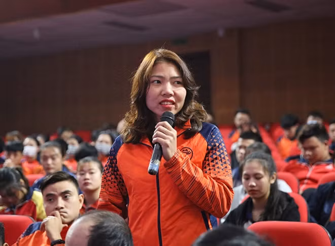 Vận động viên Bùi Thị Thu Thảo tại cuộc tọa đàm "Hỗ trợ đào tạo, hướng nghiệp và tạo việc làm cho vận động viên".