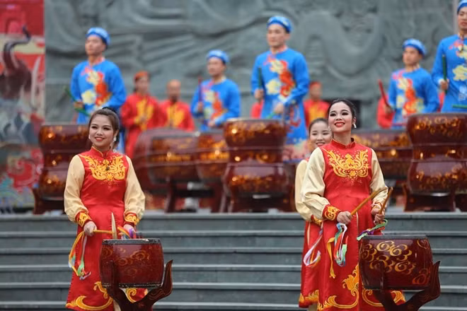 Màn trống hội đặc sắc tại lễ hội Gò Đống Đa.